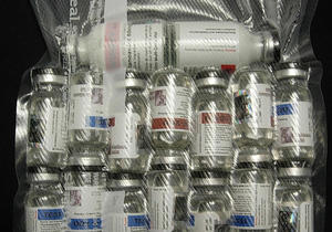alt: Anabolické steroidy pro injekční použití. Zdroj Drug Enforcement Administration.