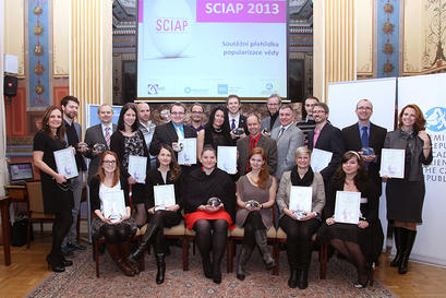 alt: SCIAP 2013 ještě jednou – tentokrát všichni ocenění popularizátoři vědy. Foto Stanislava Kyselová, Akademický bulletin.