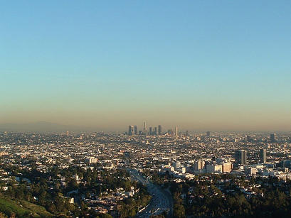 alt: Smog nad Los Angeles. Zdroj Wikimedia Commons, autor Lan56, licence CC BY-SA 3.0.