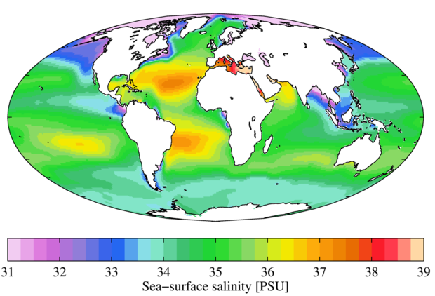 alt: Obsah solí (salinita) v povrchové vrstvě vody světových moří. Mapa znázorňuje roční průměry, údaje jsou v gramech solí na kilogram vody. Zdroj Wikimedia Commons, autor Plumbago, data z World Ocean Atlas 2009. Licence CC BY-SA 3.0.
